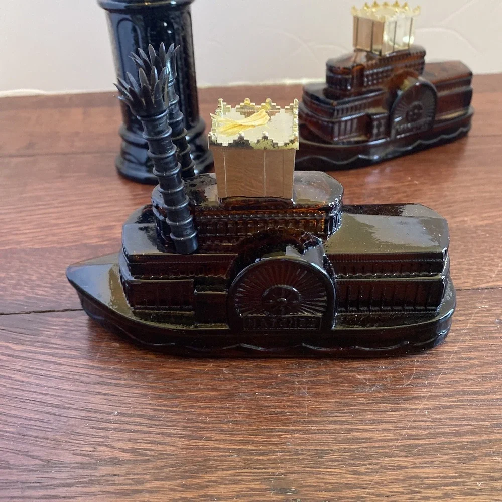 Vintage Avon cologne bottles, Lot Of 4, ‎ Water pump, 2 Steamboats, Stagecoach